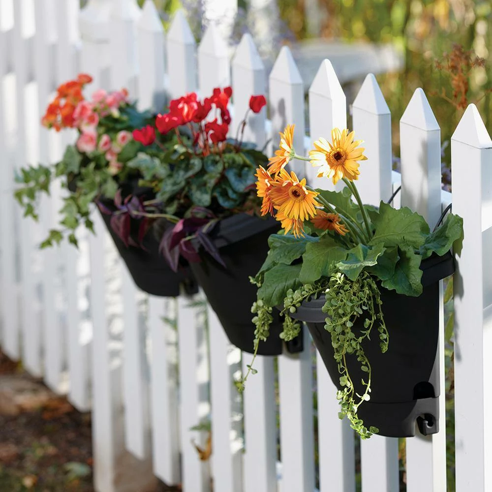 Bloem Hanging Garden Planter Kit Plastic in Black (3-Pack) 10 Bloem Hanging Garden Planter Kit Plastic in Black (3-Pack) - Image 8