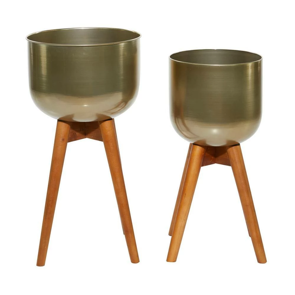 Litton Lane 24 in. x 13 in. Gold Metal Modern Planter (Set of 2) 5 Litton Lane 24 in. x 13 in. Gold Metal Modern Planter (Set of 2) - Image 3